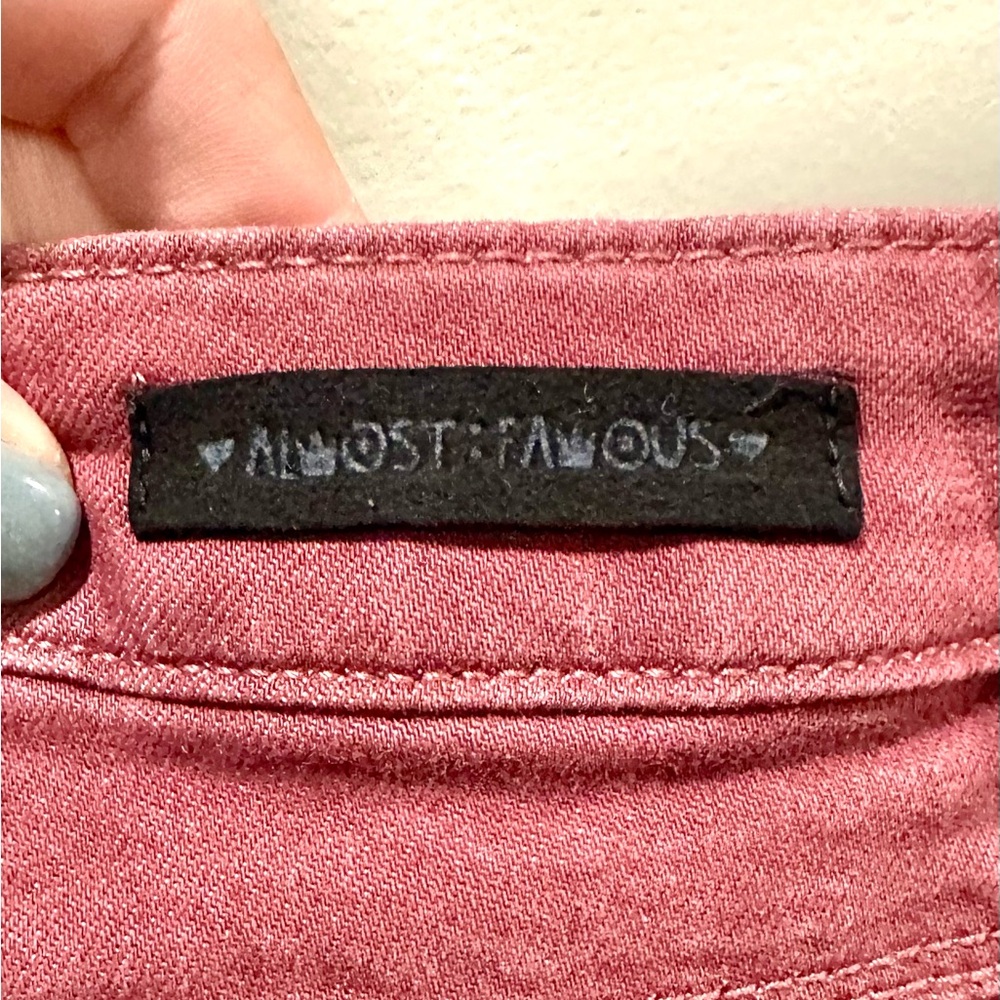 Almost Famous Women's Mid Rise Skinny Jeans Size 9 - Picture 6 of 11